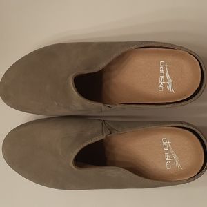 Dansko shoes size 40